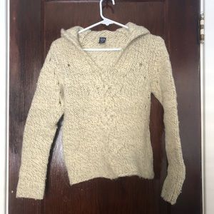 Cozy GAP Cable Knit Sweater